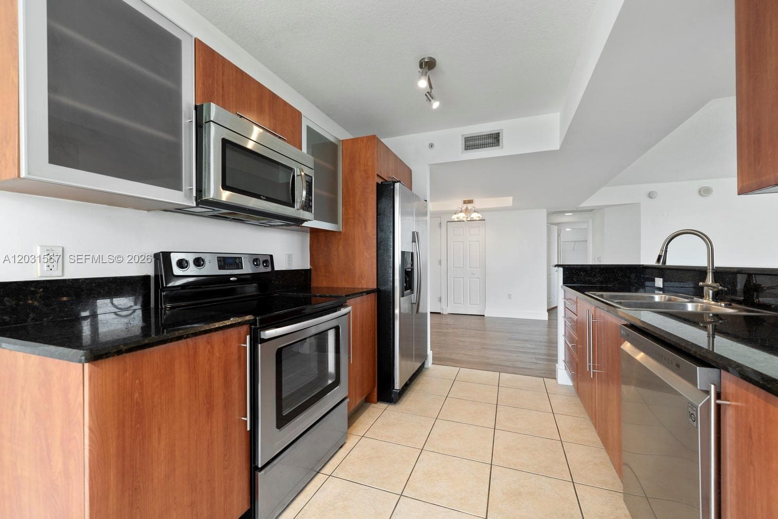 3232 SW 22nd Ter # 802, Miami, FL 33145 photo 12