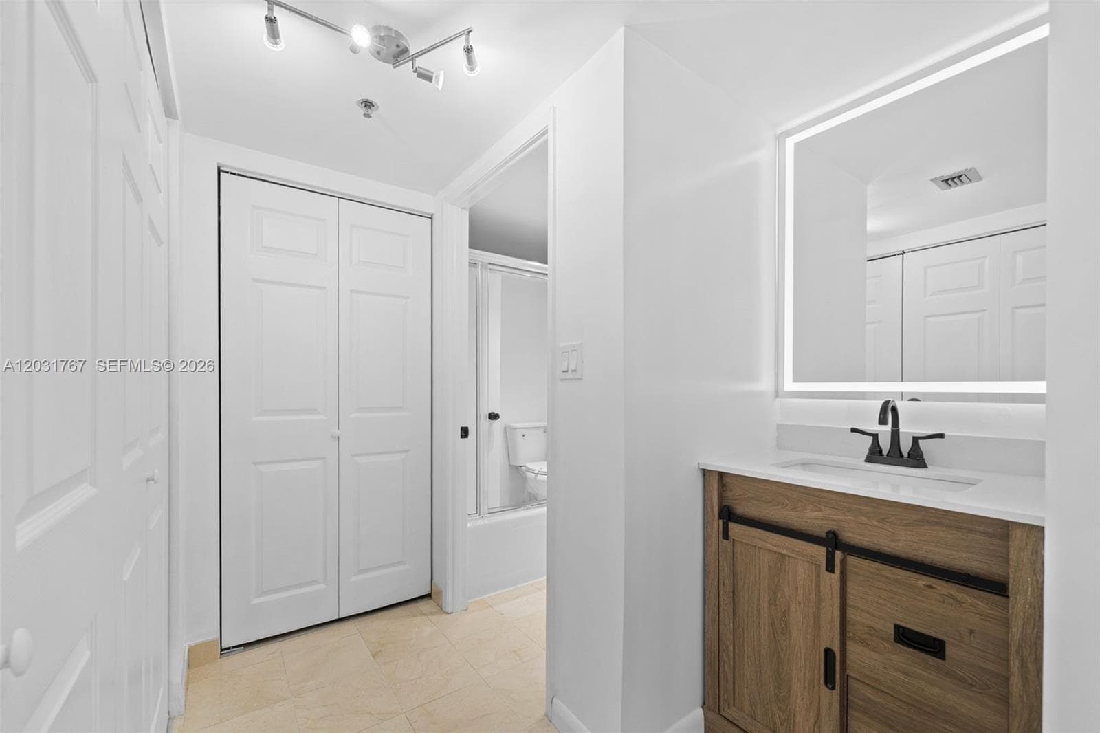 20505 E Country Club Dr # 1938, Aventura, FL 33180 photo 12