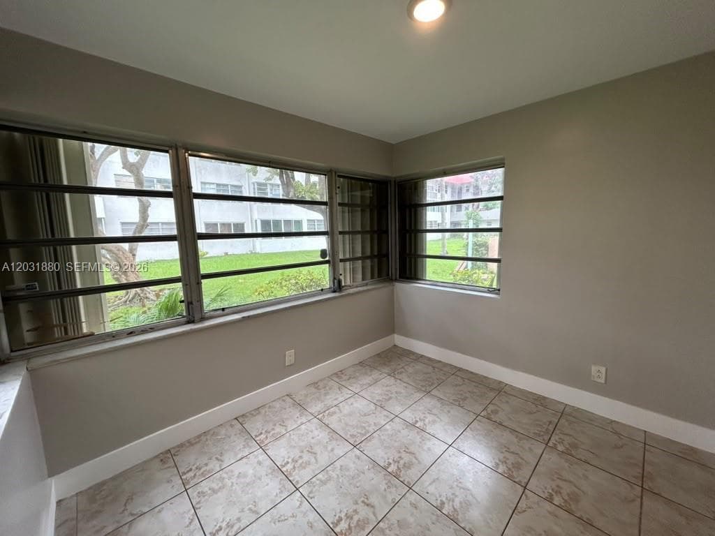 1450 NE 191st St # 106, Miami, FL 33179 photo 4