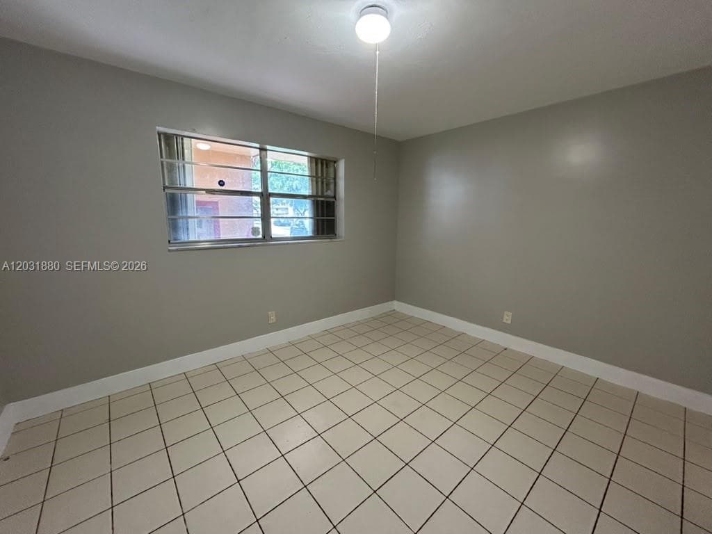 1450 NE 191st St # 106, Miami, FL 33179 photo 8
