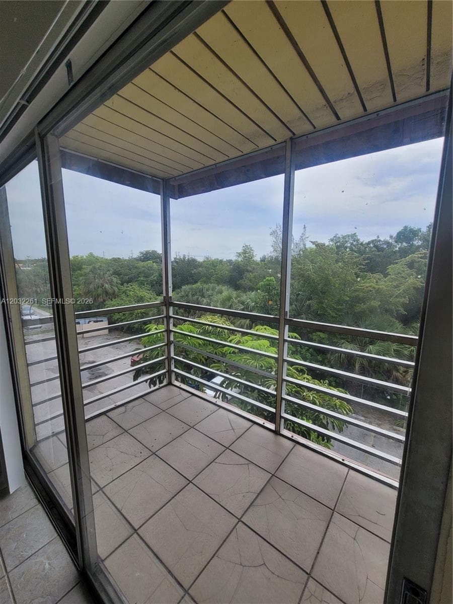 2800 NW 56th Ave # E401, Lauderhill, FL 33313 photo 9