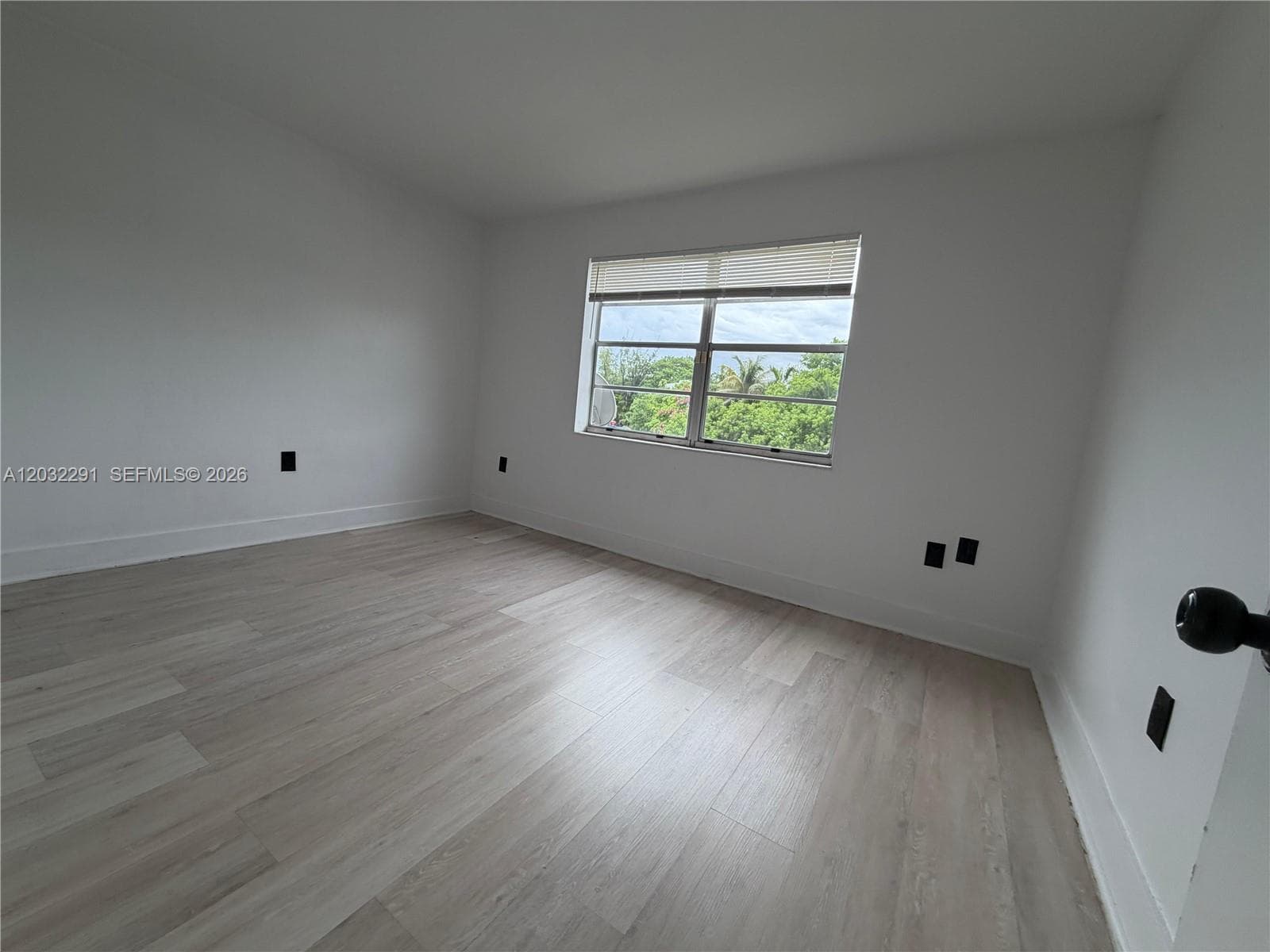 12215 W Dixie Hwy # 206, North Miami, FL 33161 photo 6