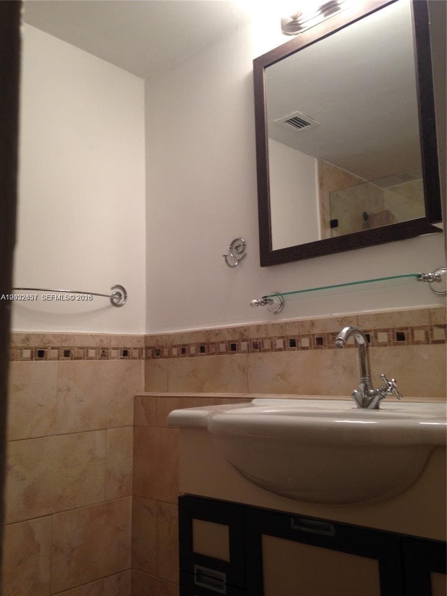 7441 Wayne Ave # 2O, Miami Beach, FL 33141 photo 7