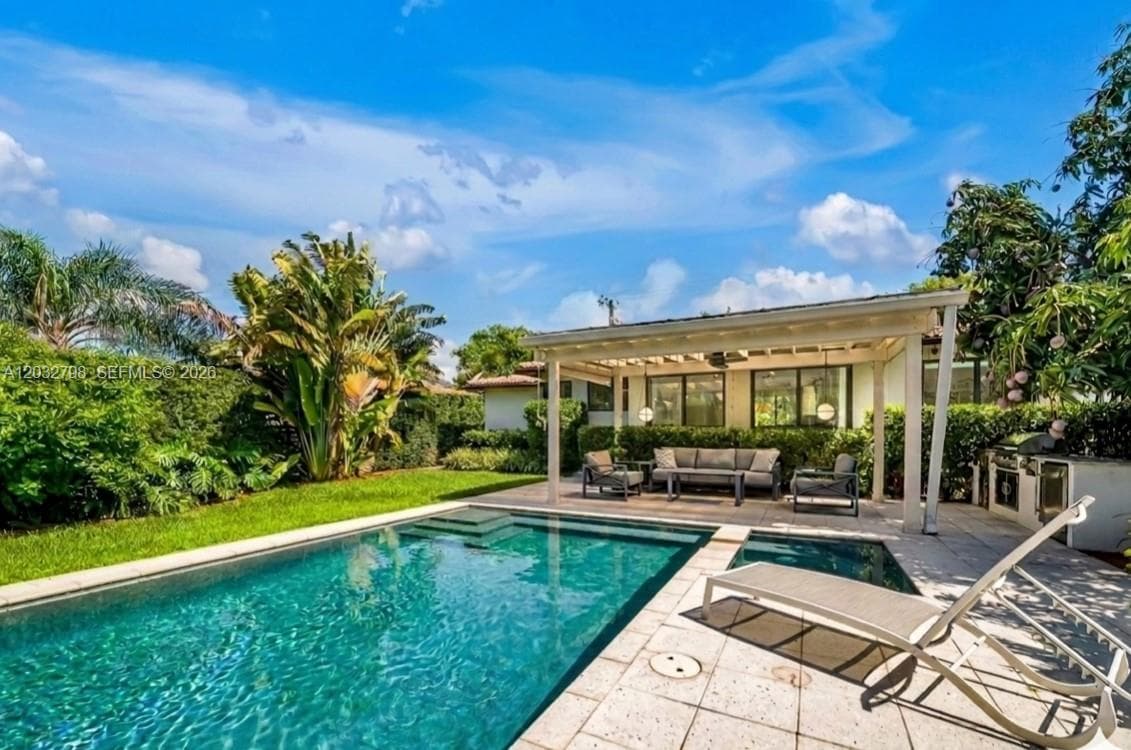 1172 NE 103rd St, Miami Shores, FL 33138 photo 2