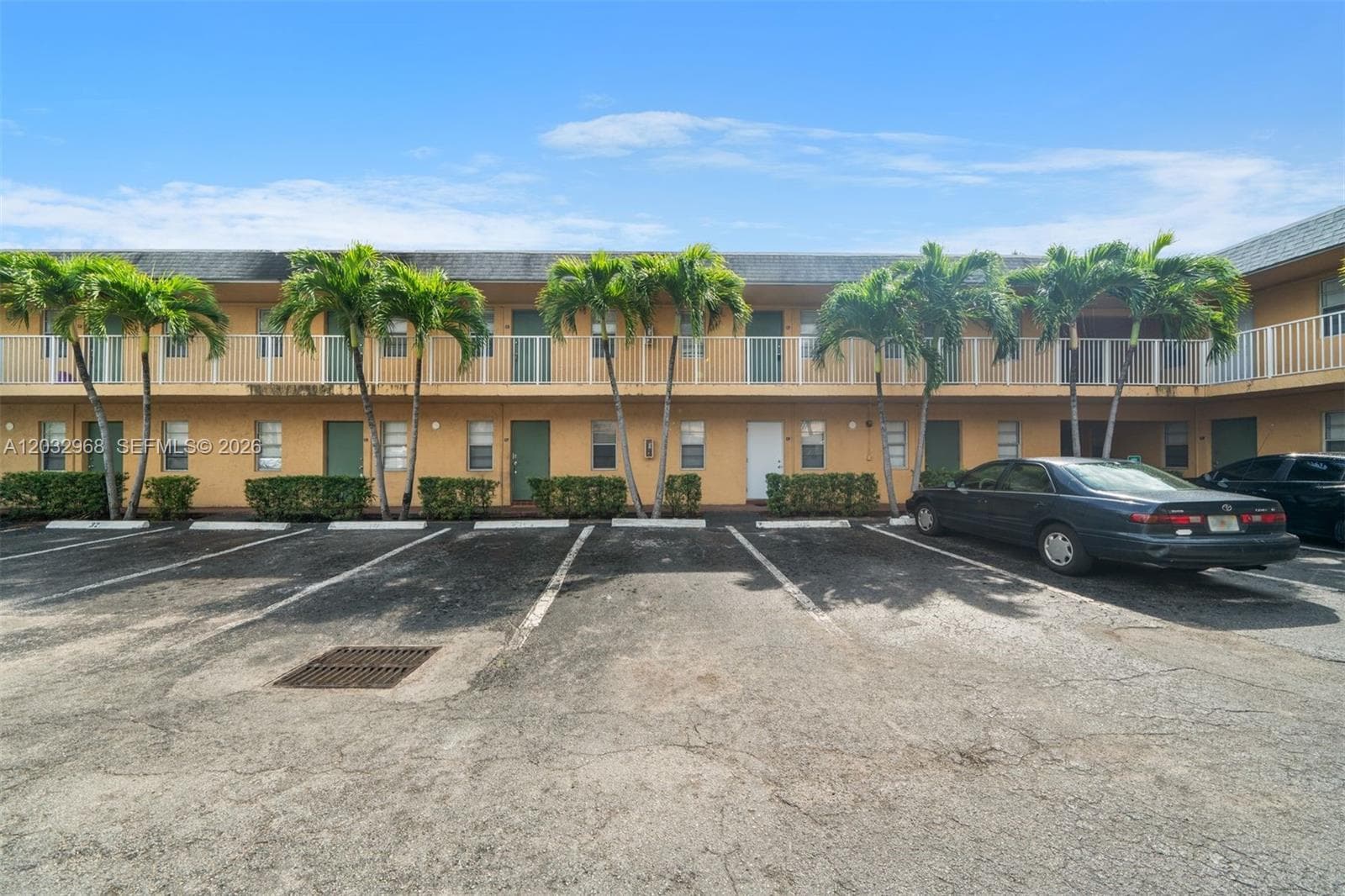 4081 N Dixie Hwy # 27, Oakland Park, FL 33334 photo 2
