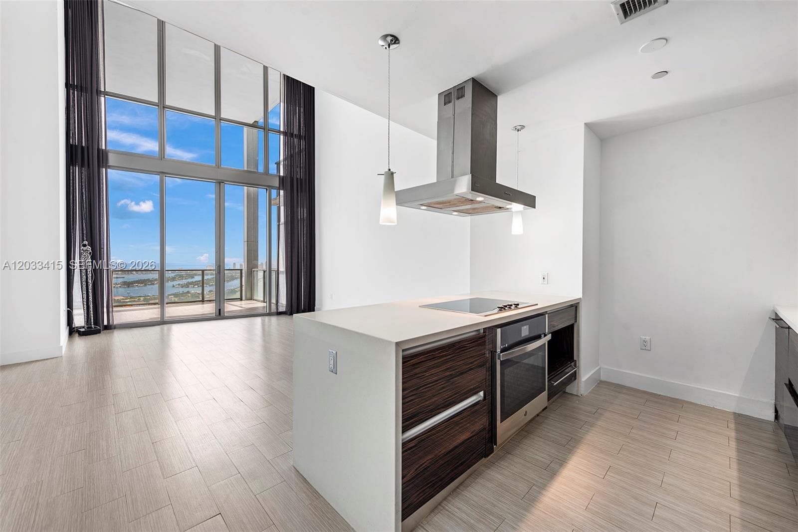1100 Biscayne Blvd # 5705, Miami, FL 33132 photo 7