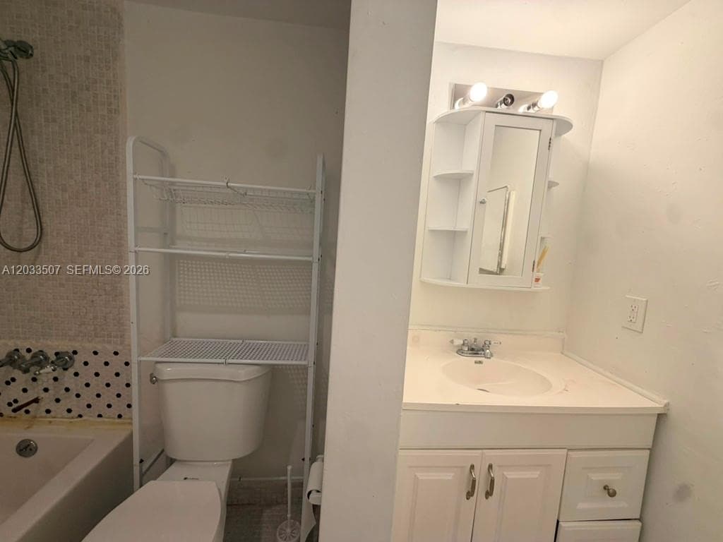 274 NE 141st St # 3C, Miami, FL 33161 photo 11