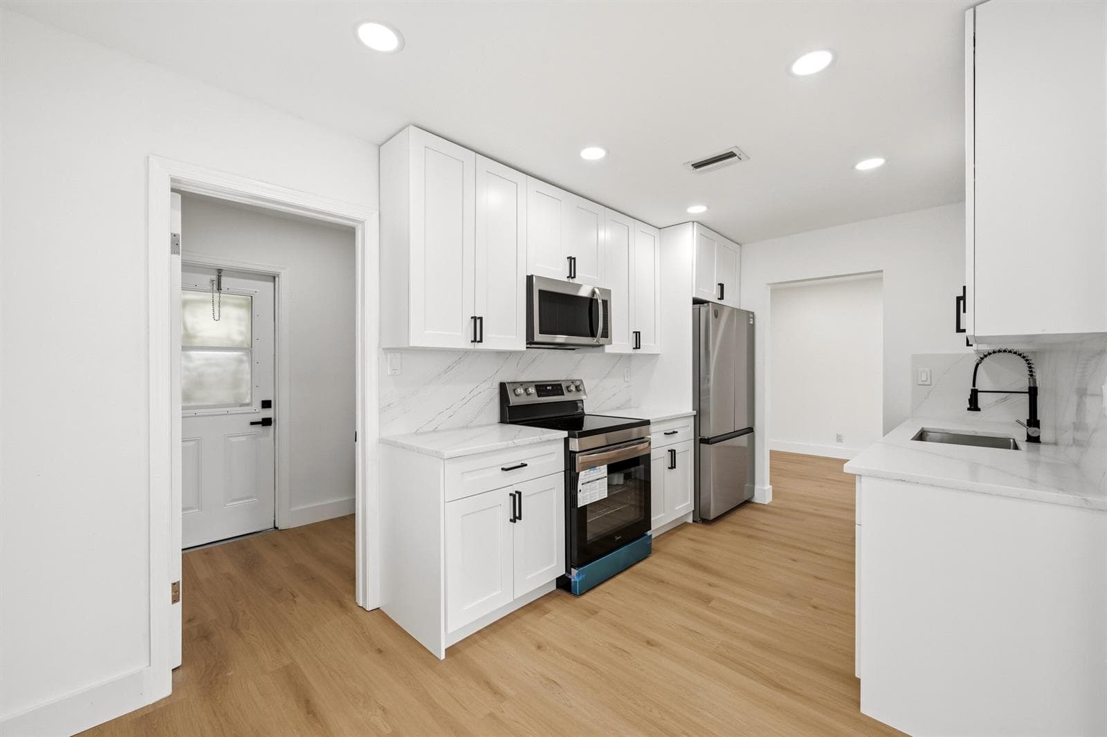 8410 NW 59th Place, Tamarac, FL 33321 photo 13
