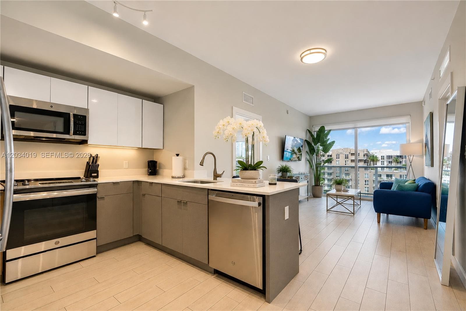 321 NE 26th St # 806, Miami, FL 33137 photo 4