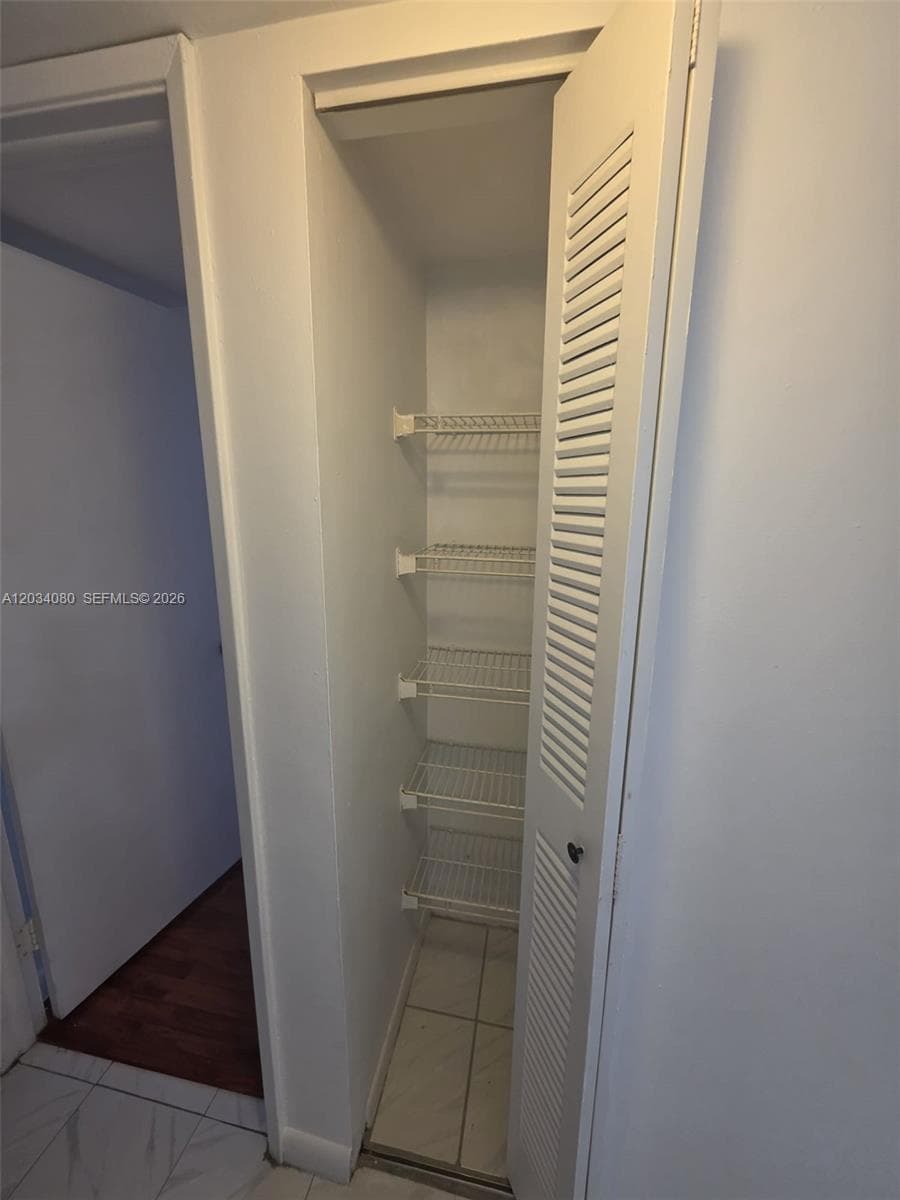 9429 Fontainebleau Blvd # 207-33, Miami, FL 33172 photo 13