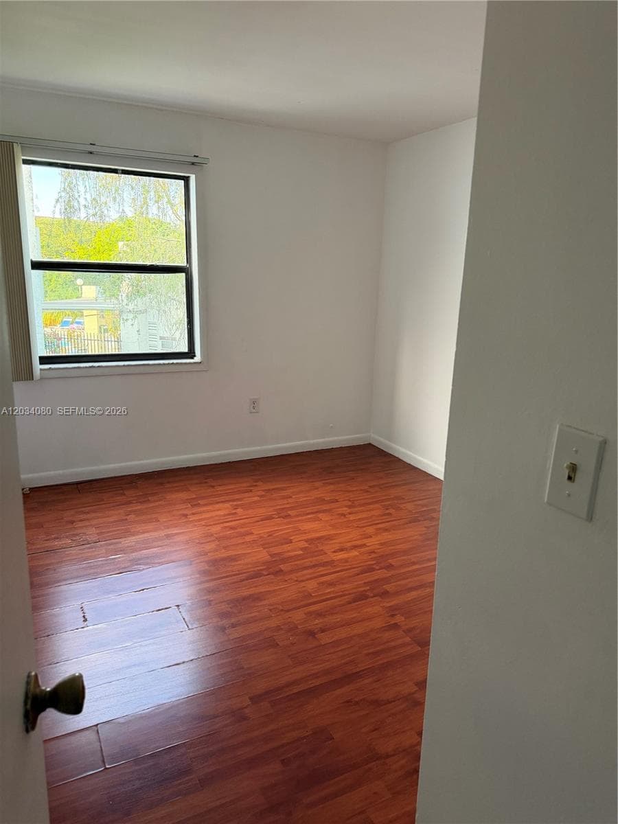 9429 Fontainebleau Blvd # 207-33, Miami, FL 33172 photo 8