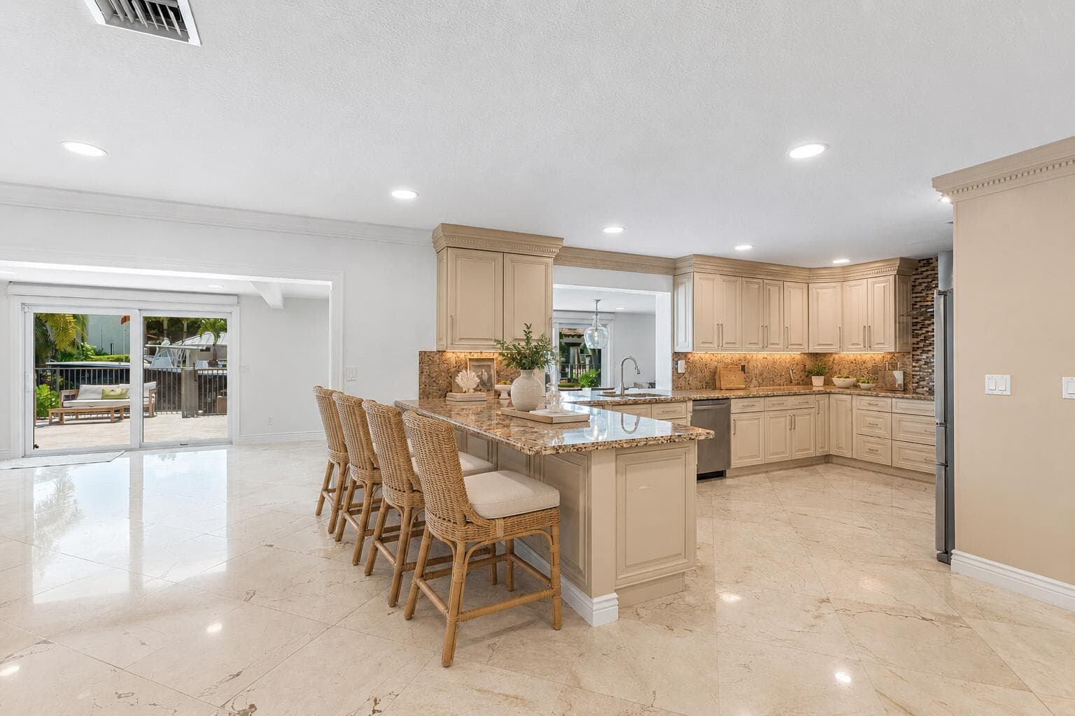 4230 NE 24th Avenue, Lighthouse Point, FL 33064 photo 8