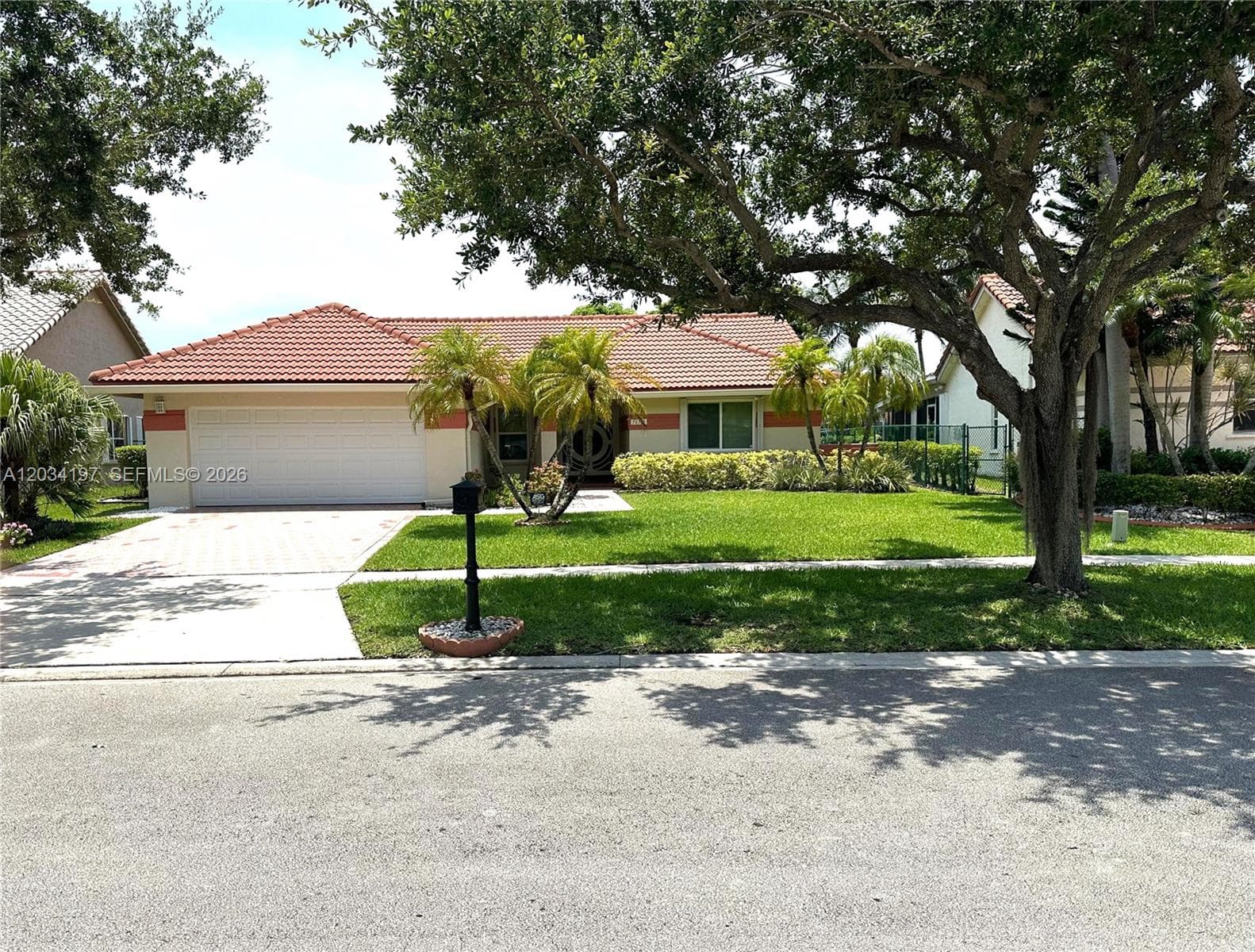 16328 NW 11th St, Pembroke Pines, FL 33028 photo 2