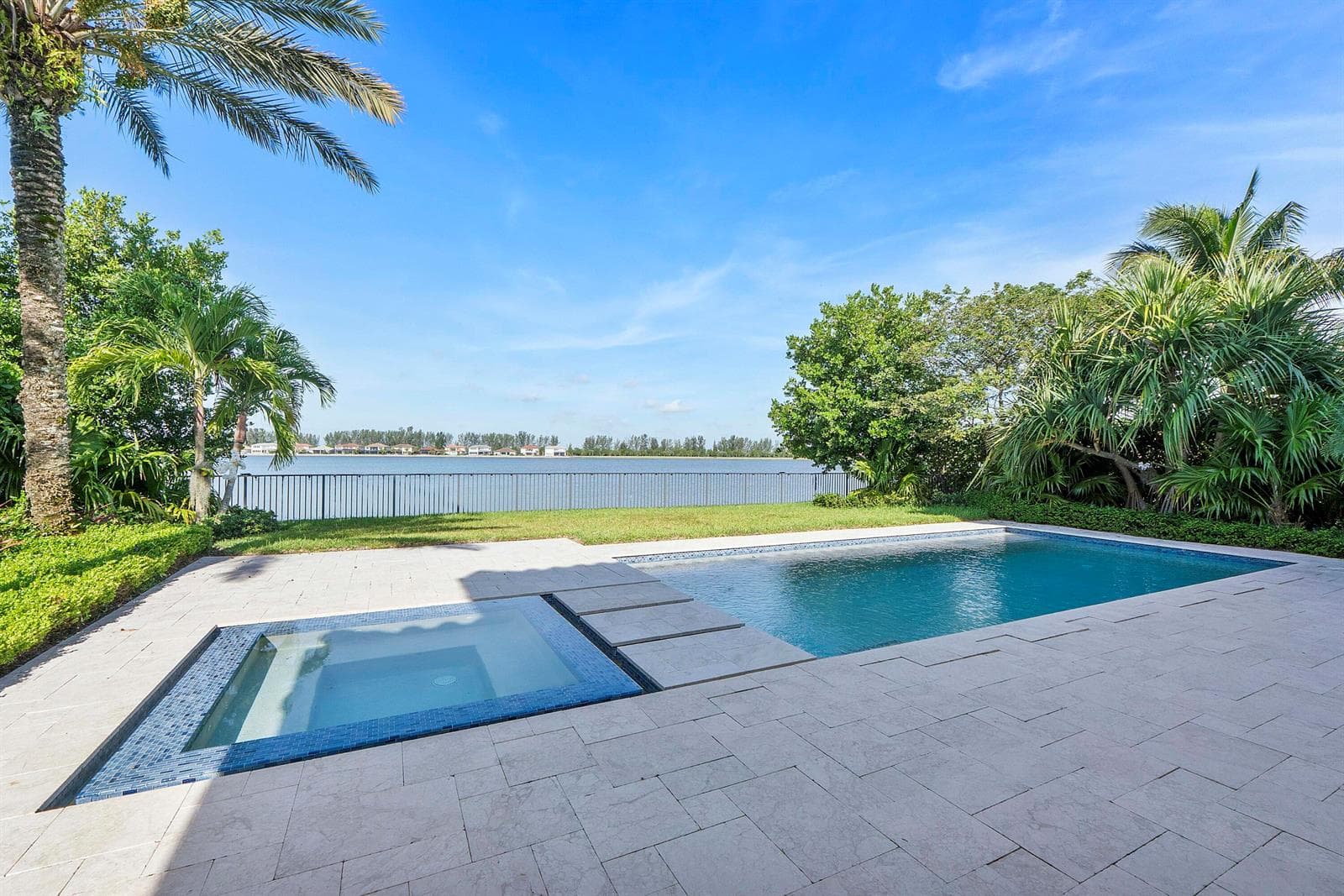 8685 Parkland Bay Drive, Parkland, FL 33076 photo 2