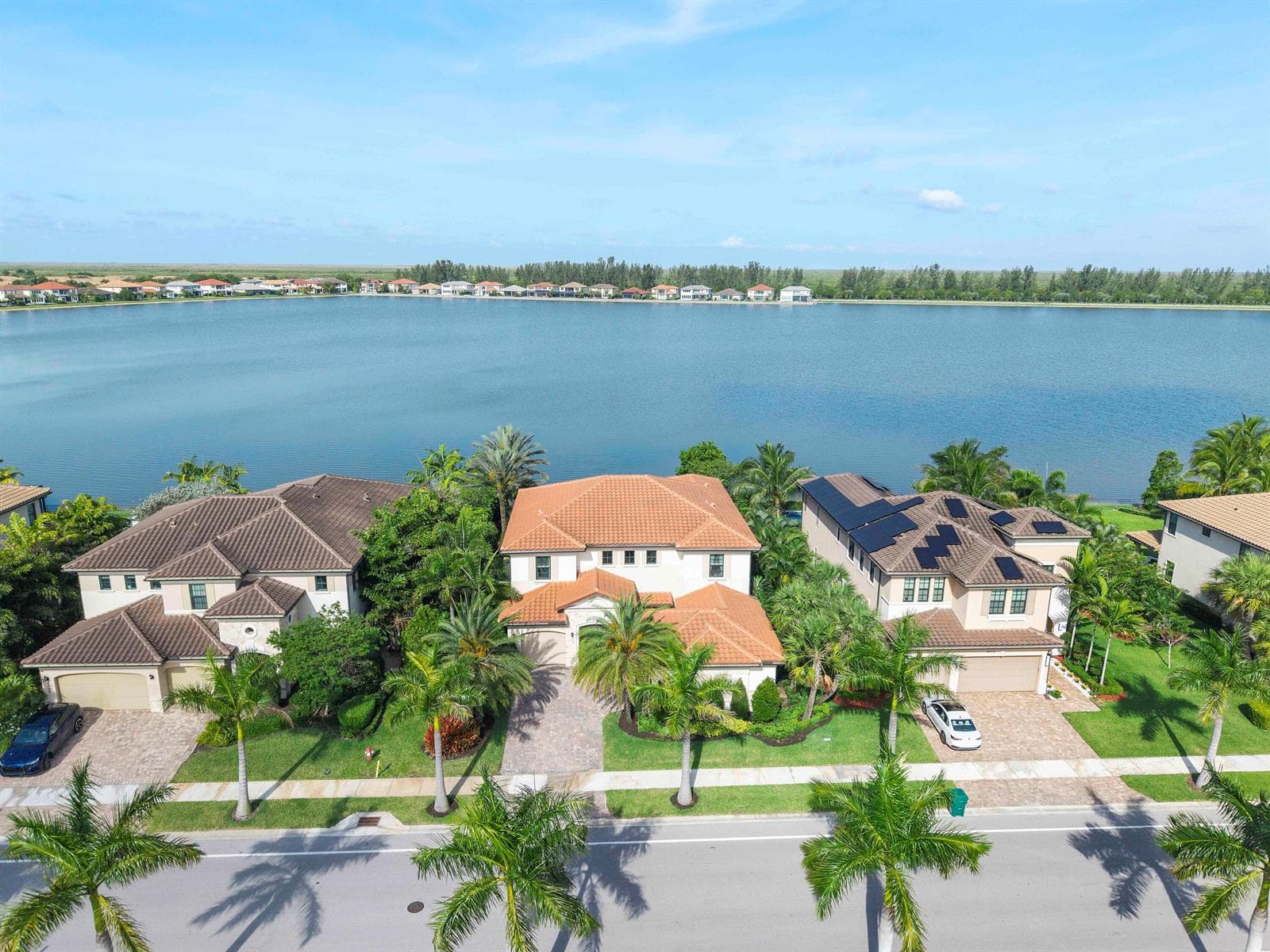 8685 Parkland Bay Drive, Parkland, FL 33076 photo 3