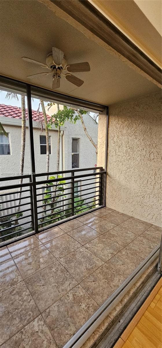 5352 NE 6th Ave # G9, Oakland Park, FL 33334 photo 7