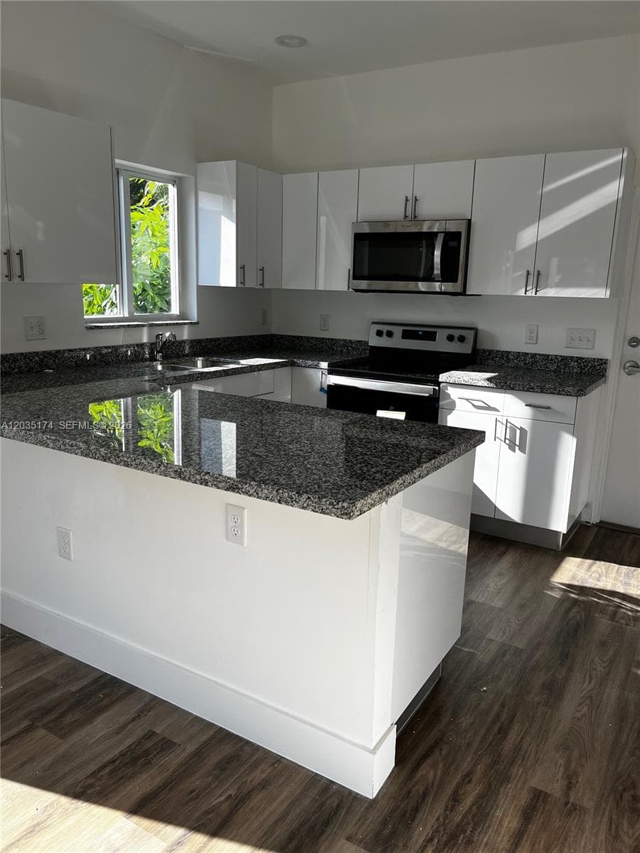 37 NW 70th St, Miami, FL 33150 photo 13