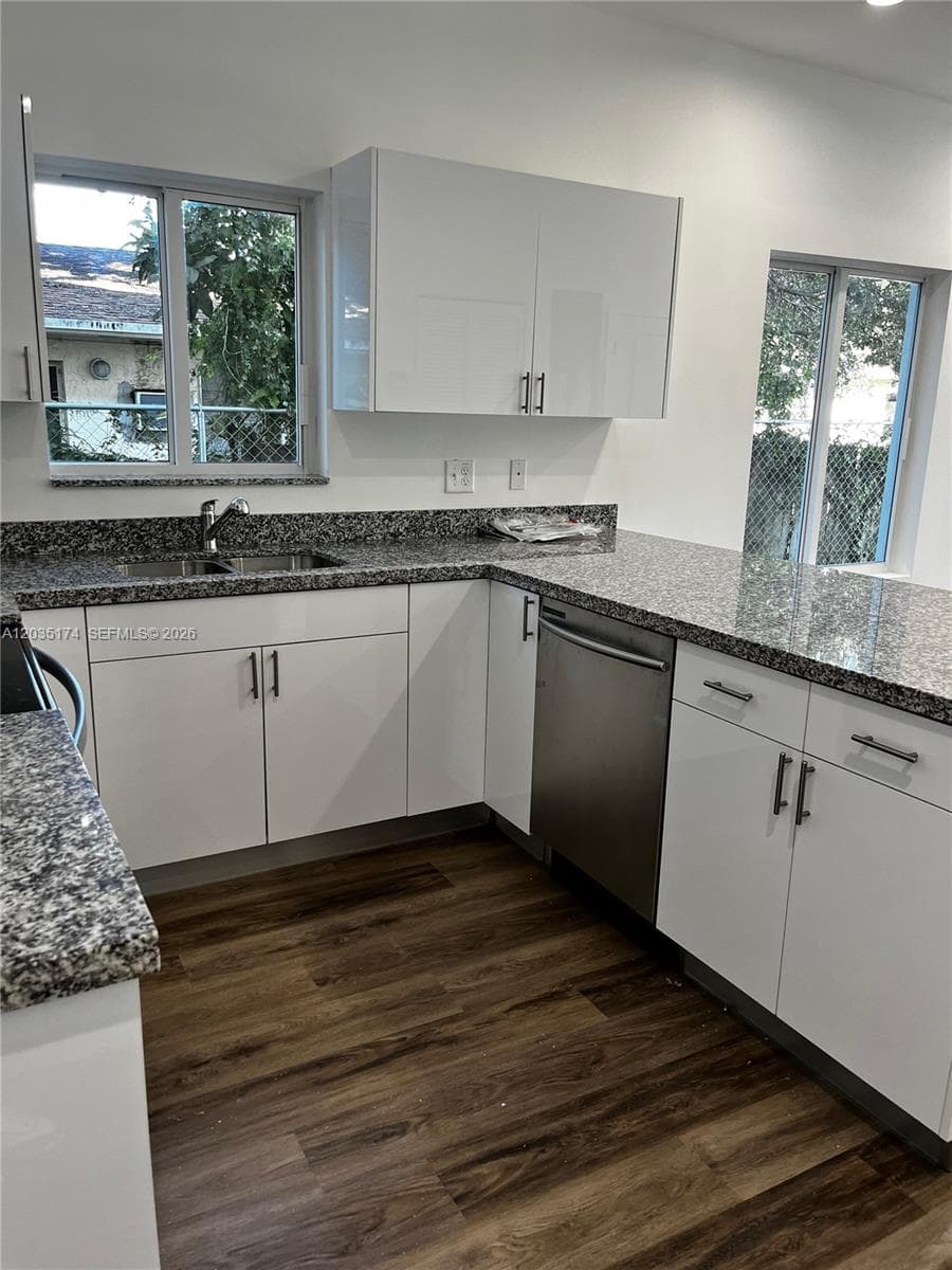 37 NW 70th St, Miami, FL 33150 photo 12