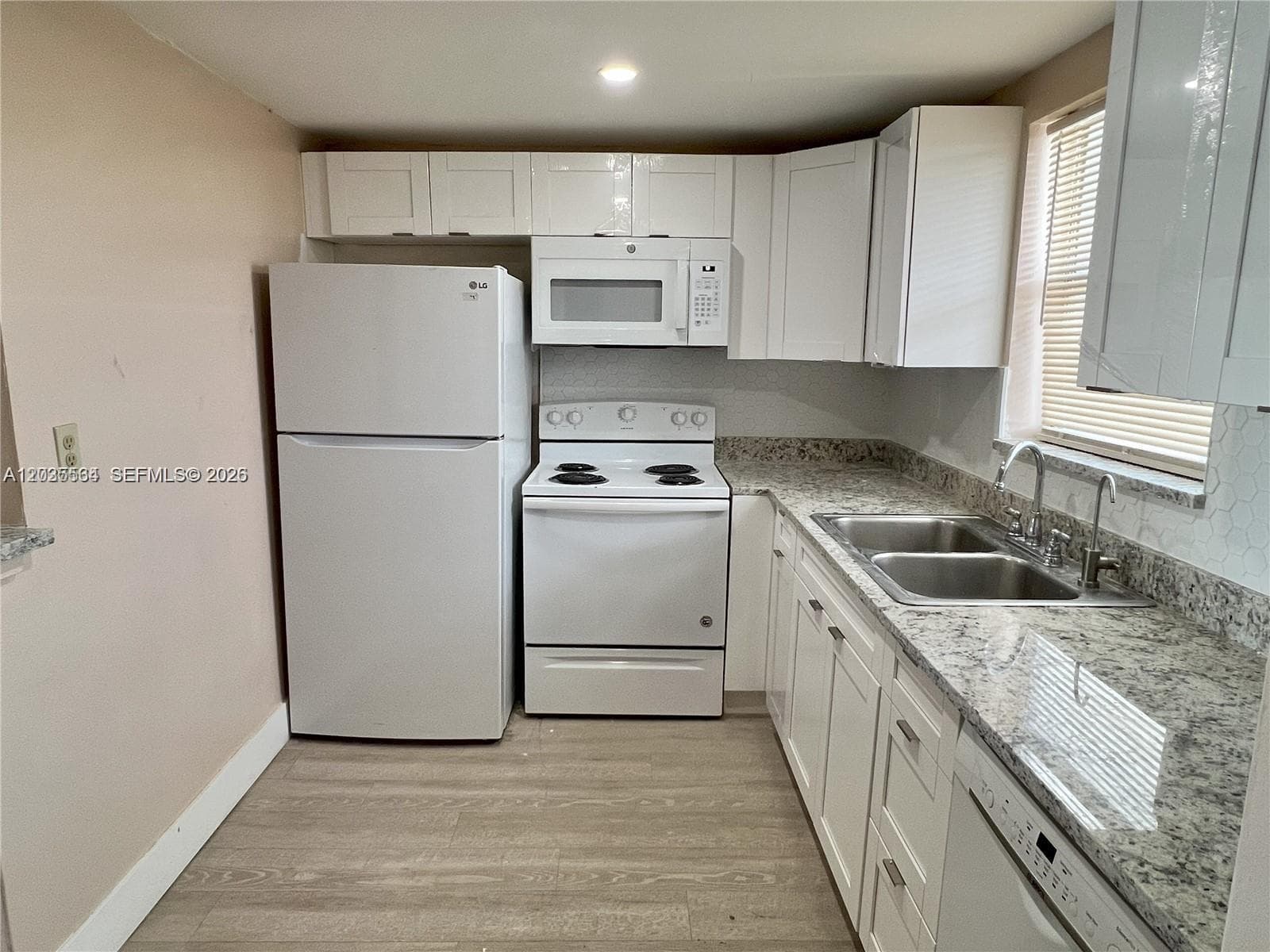 9351 Fontainebleau Blvd # B403, Miami, FL 33172 photo 10