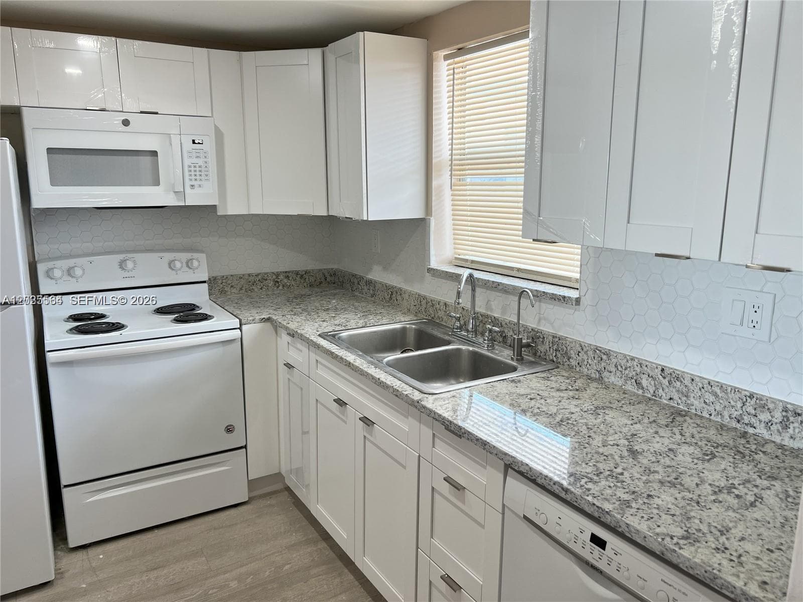 9351 Fontainebleau Blvd # B403, Miami, FL 33172 photo 8