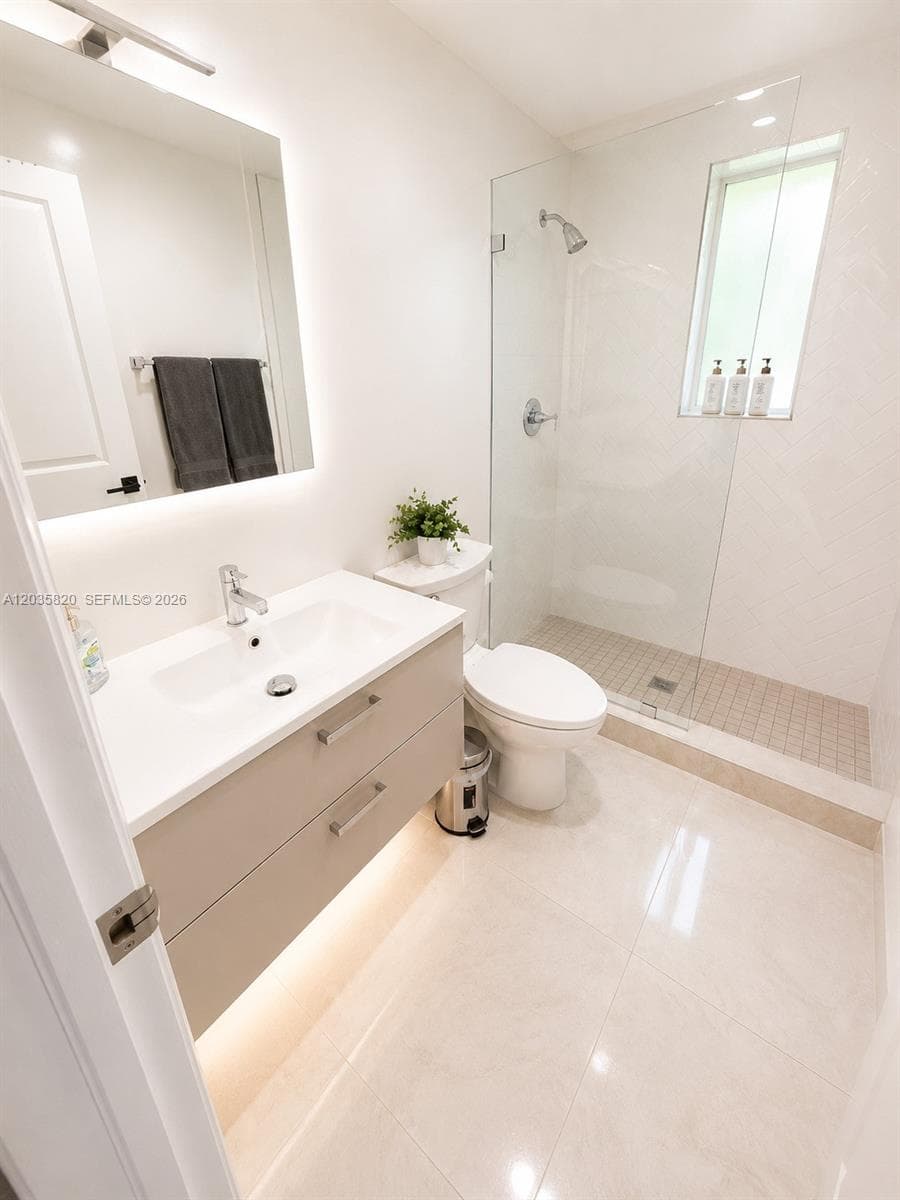 245 NE 33rd St # 104, Miami, FL 33137 photo 10