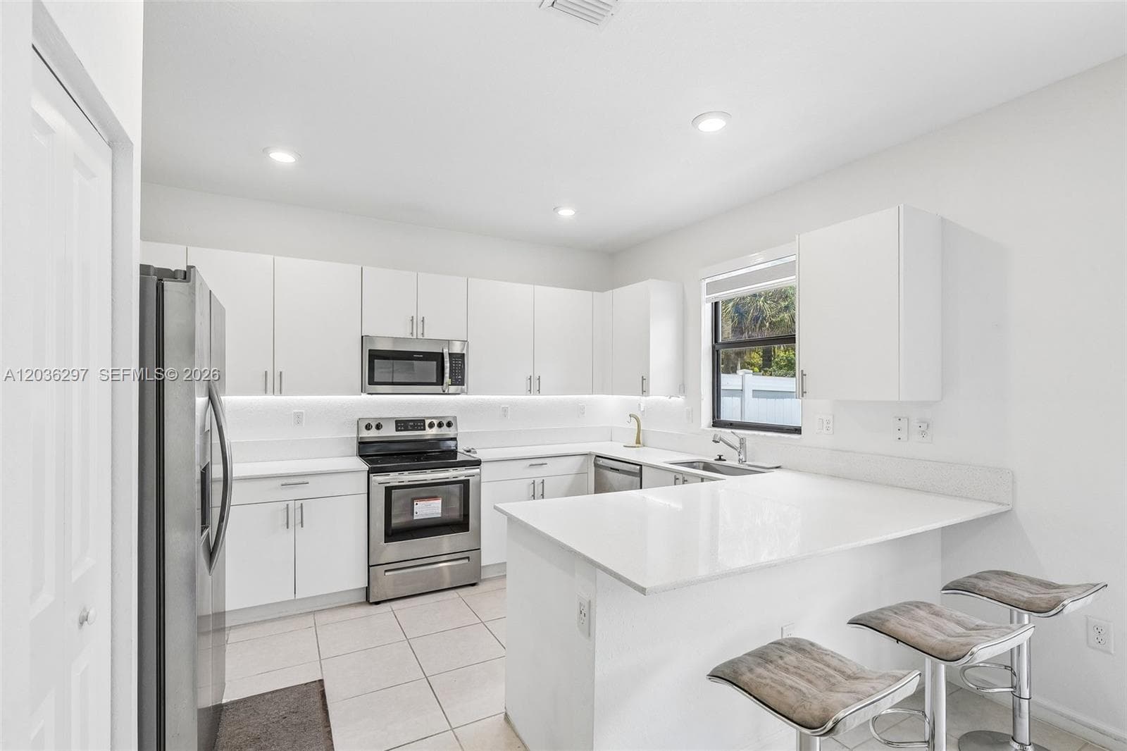 592 NW 203rd Ter, Miami Gardens, FL 33169 photo 10