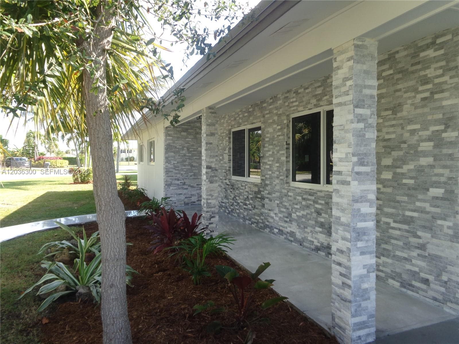 1565 N Thumb Point Dr, Fort Pierce, FL 34949 photo 3