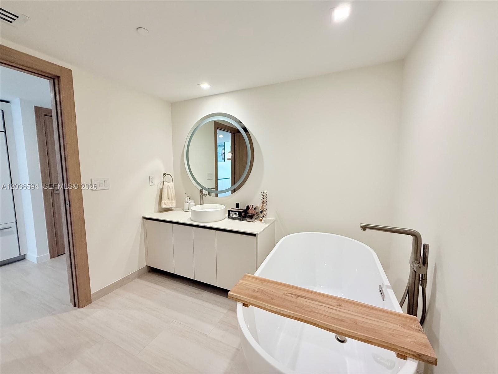 495 Brickell Ave # 5106, Miami, FL 33131 photo 11