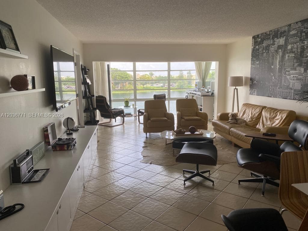 873 NE 195th St # 308, Miami, FL 33179 photo 8