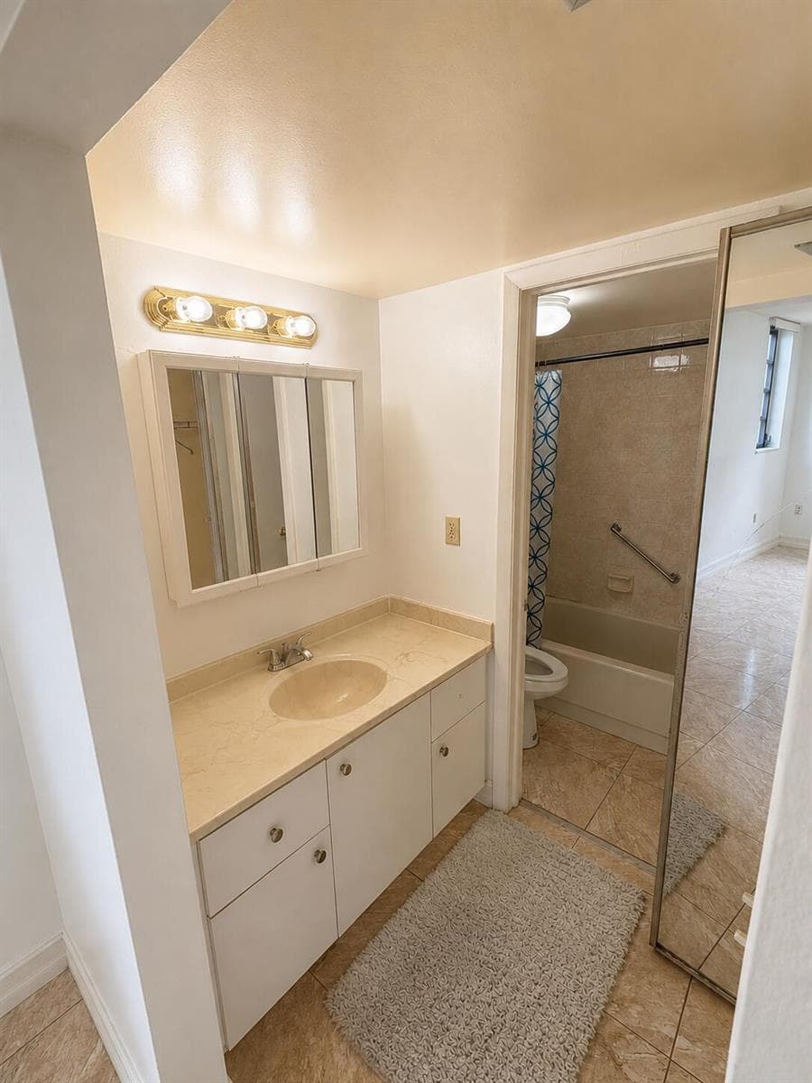 1000 Colony Point Circle # 315, Pembroke Pines, FL 33026 photo 7