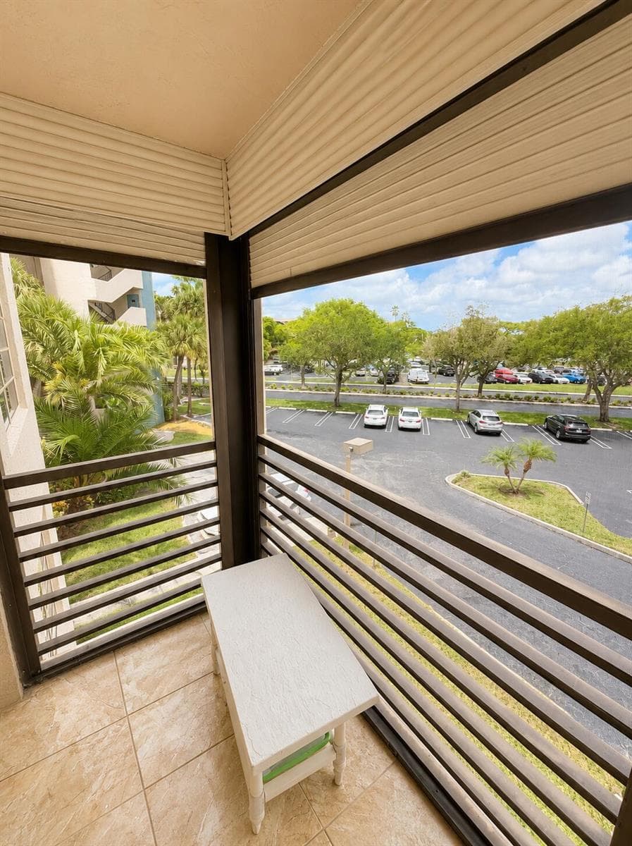 1000 Colony Point Circle # 315, Pembroke Pines, FL 33026 photo 9