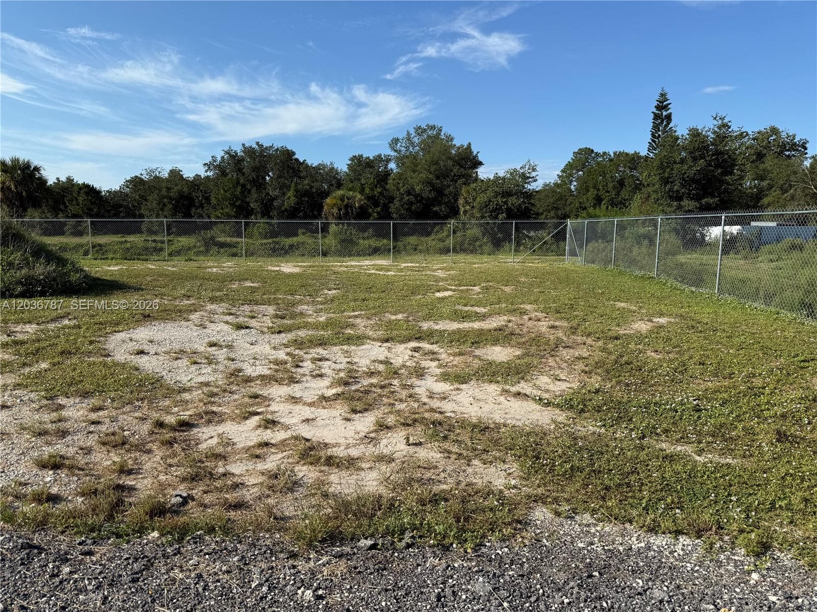 575 S JINETE ST, Clewiston, FL 33440 photo 13