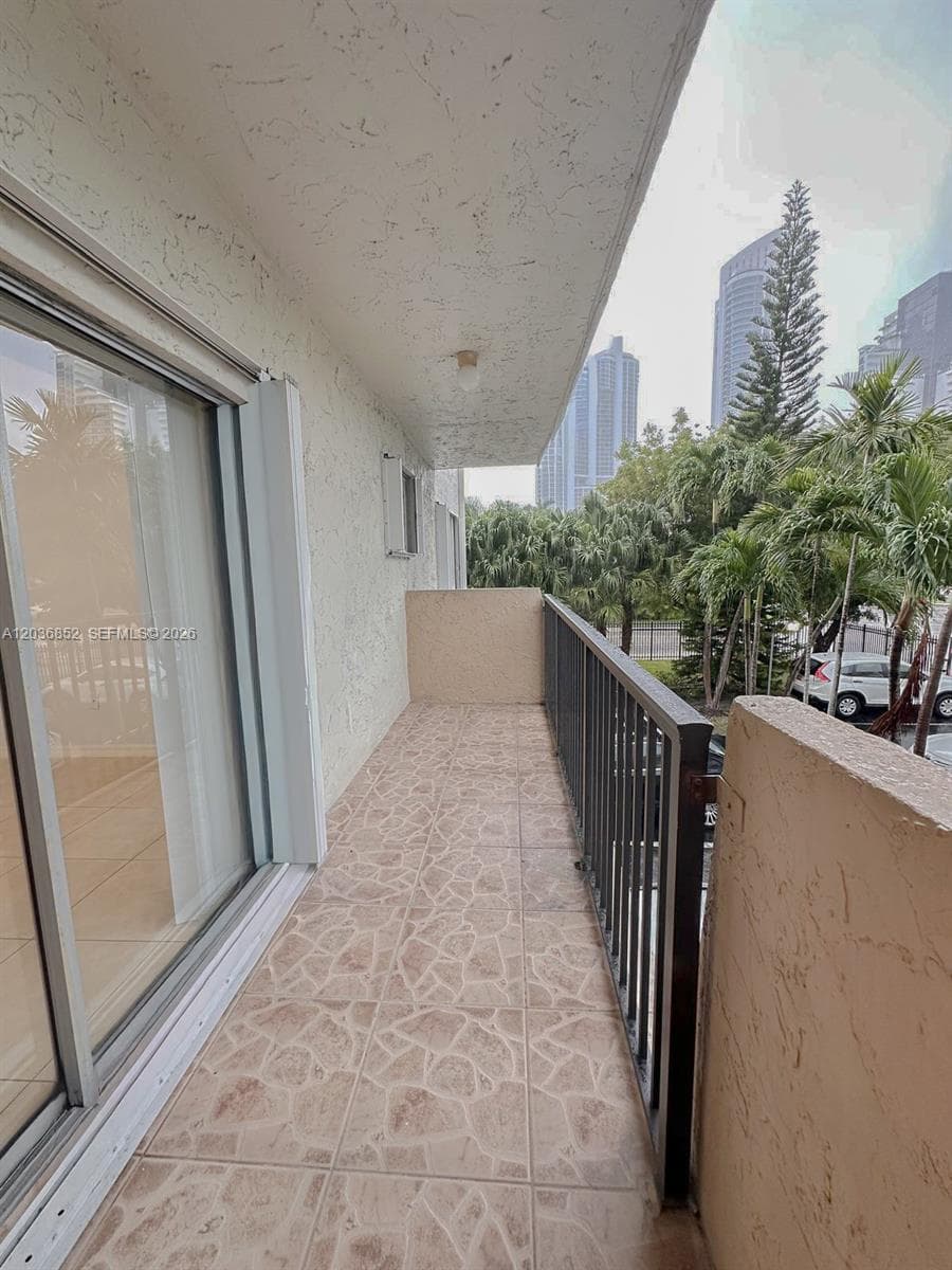 250 181st Dr # 108, Sunny Isles Beach, FL 33160 photo 7