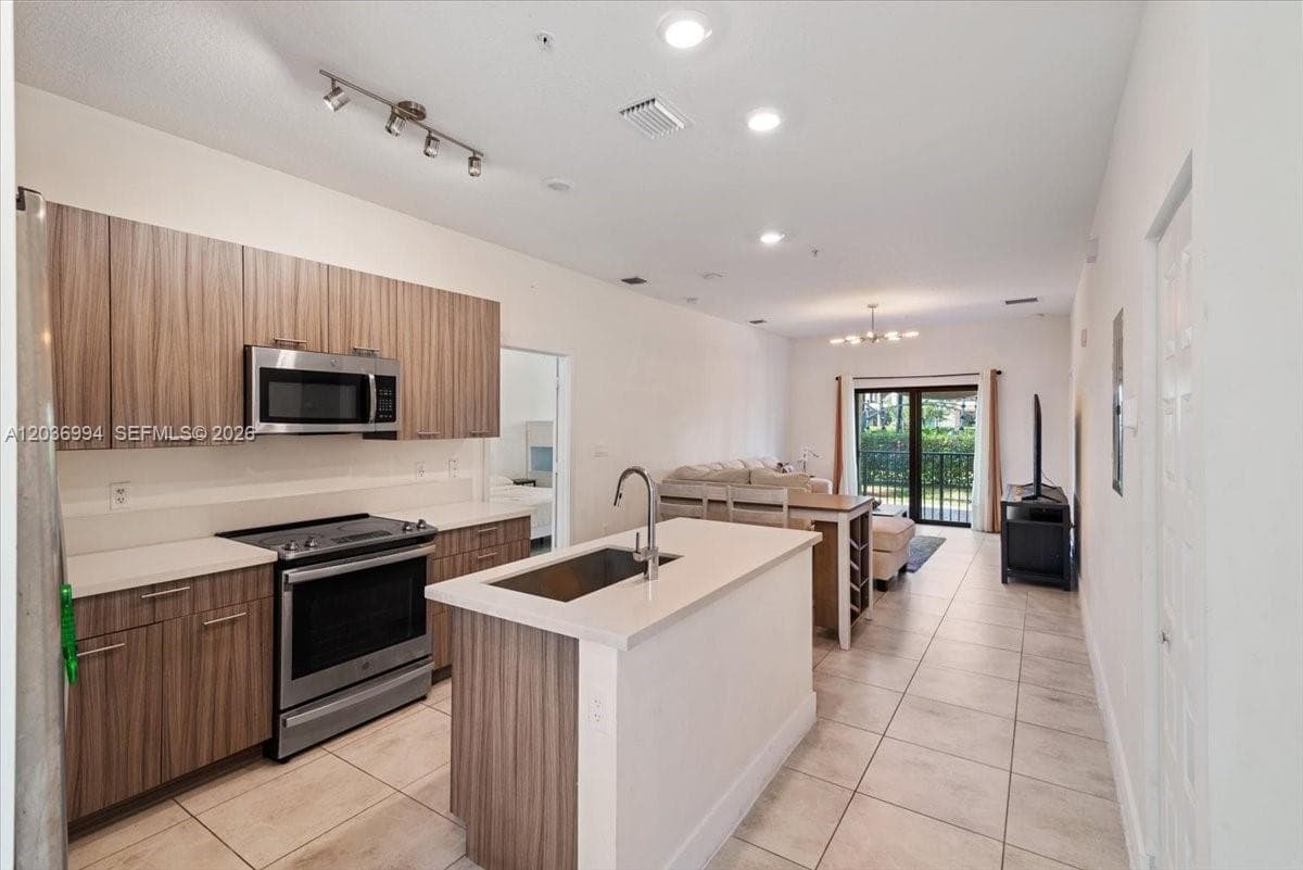 4636 NW 84th Ave # 13, Doral, FL 33166 photo 12