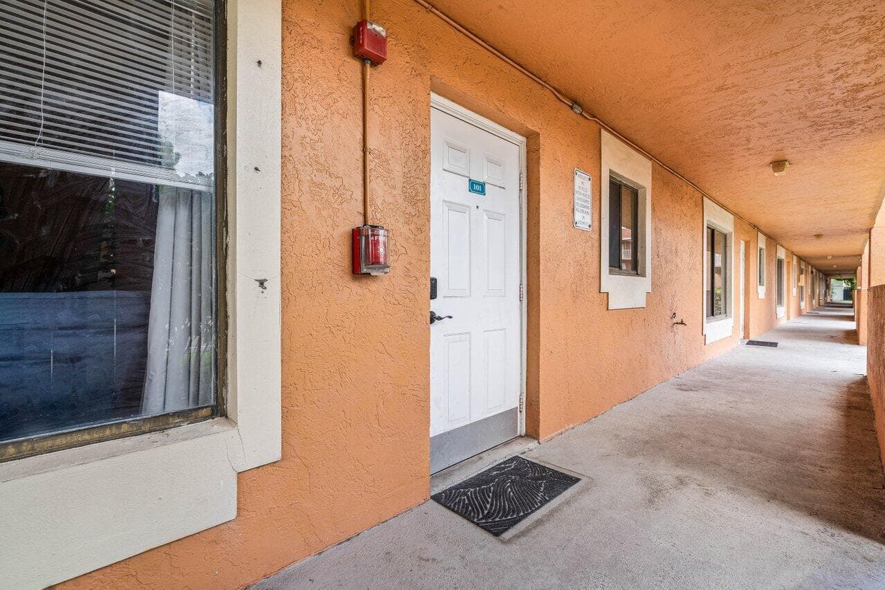 6900 SW 39th Street # 101j, Davie, FL 33314 photo 2