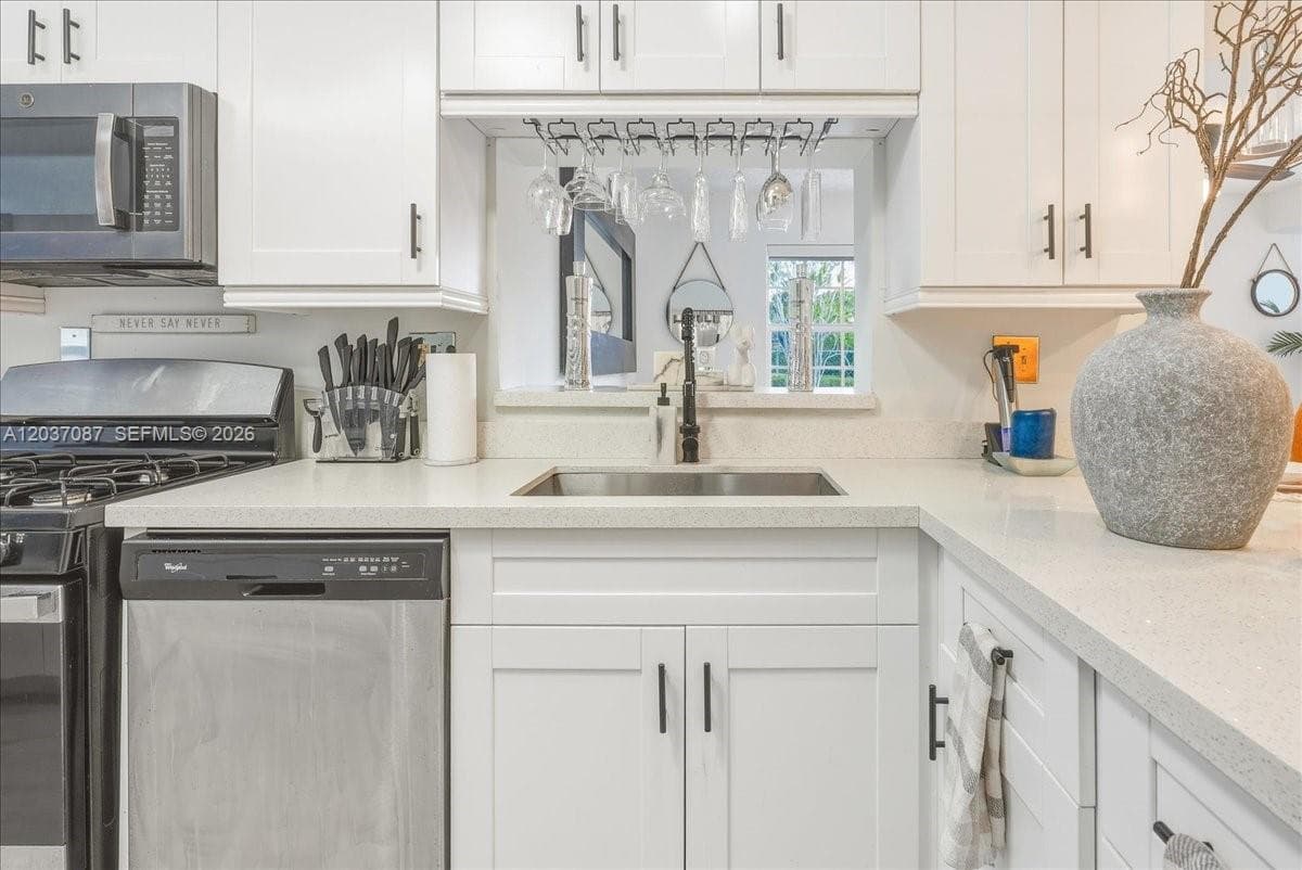8580 NW 20th Ct, Sunrise, FL 33322 photo 9
