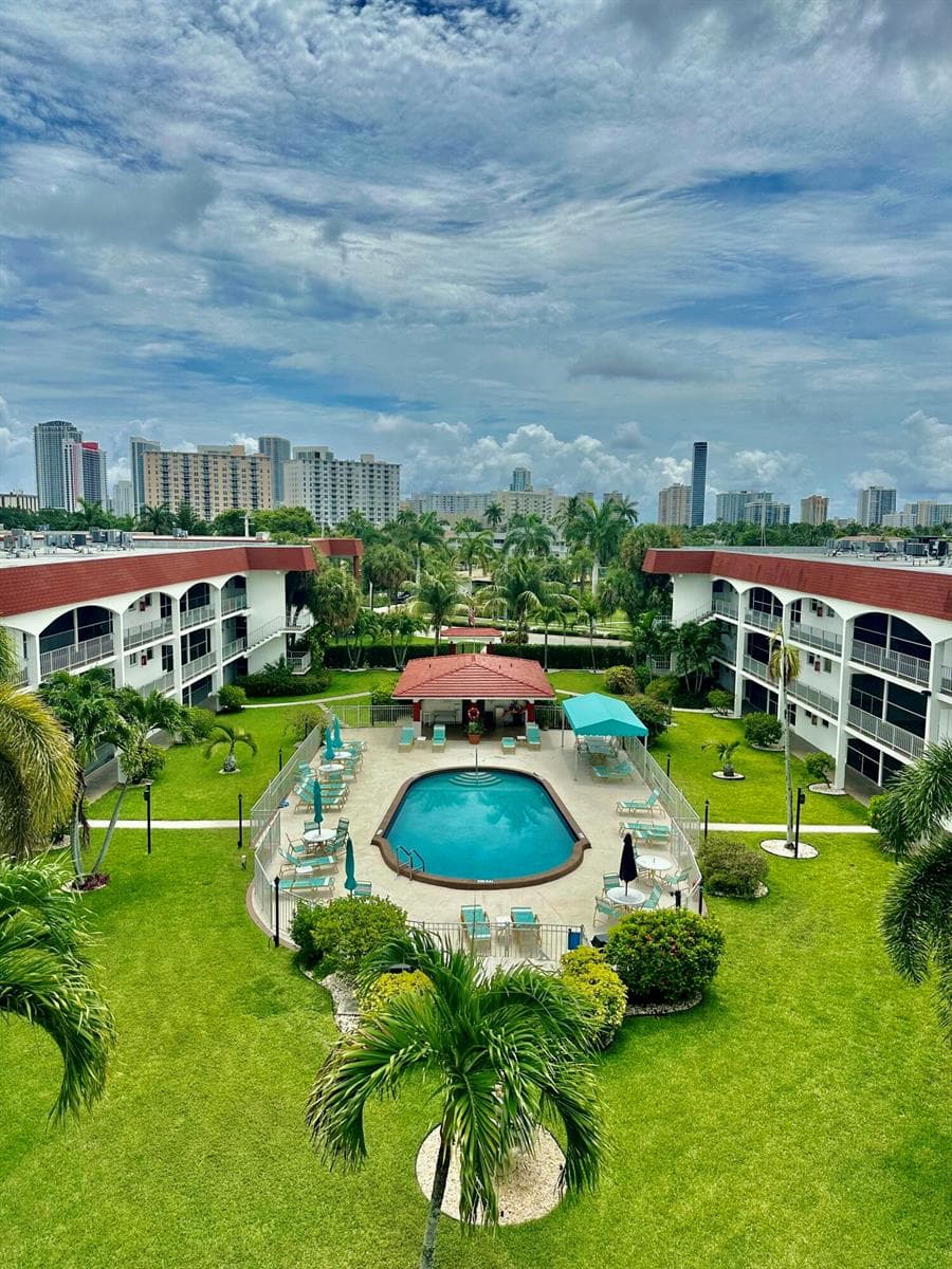 580 Egret Drive # 305, Hallandale Beach, FL 33009 photo 13
