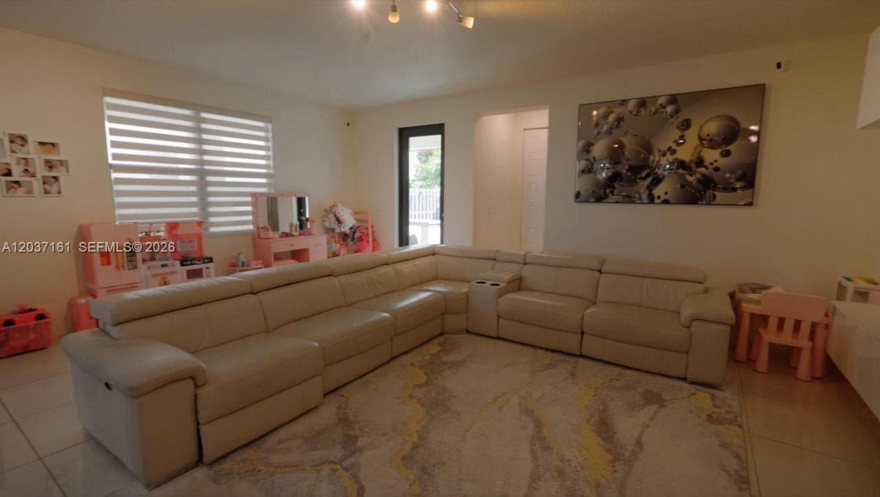 7661 NW 103rd Ct, Doral, FL 33178 photo 8