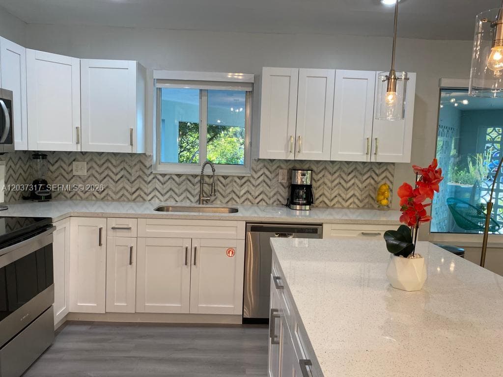204 SW 19th Ave, Fort Lauderdale, FL 33312 photo 12