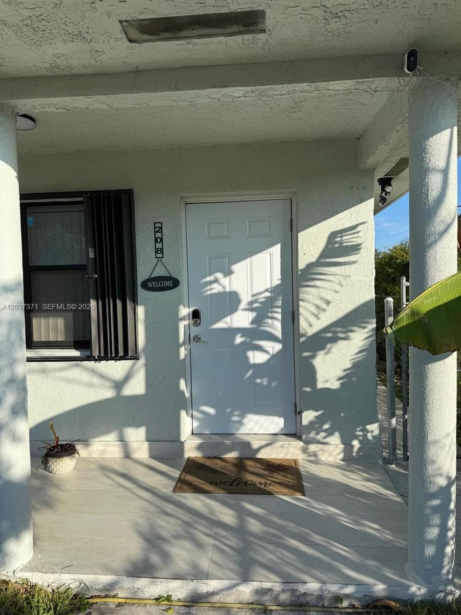 208 NW 7th St # 1, Hallandale Beach, FL 33009 photo 2