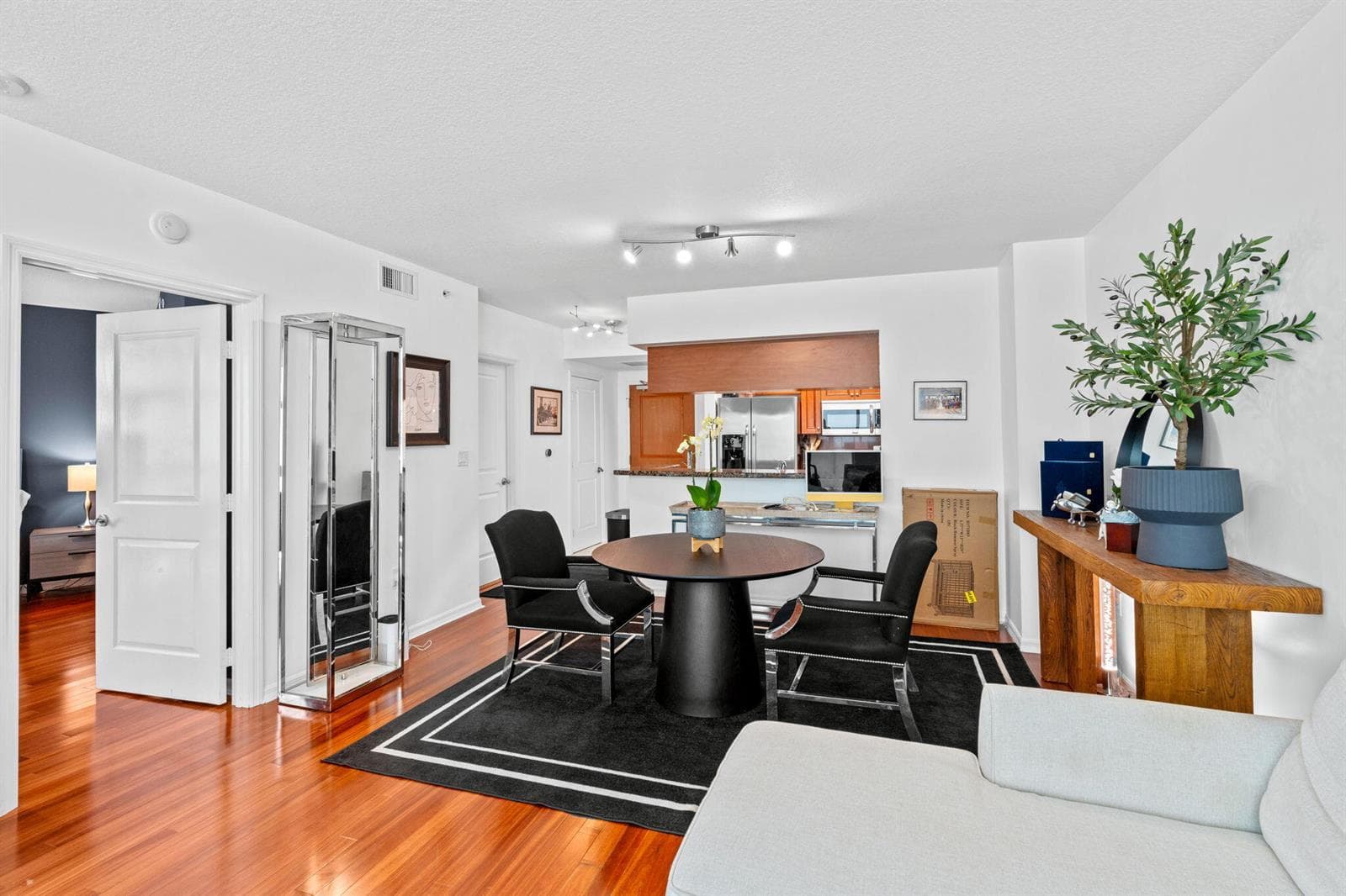 347 N New River Dr Drive E # 606, Fort Lauderdale, FL 33301 photo 8