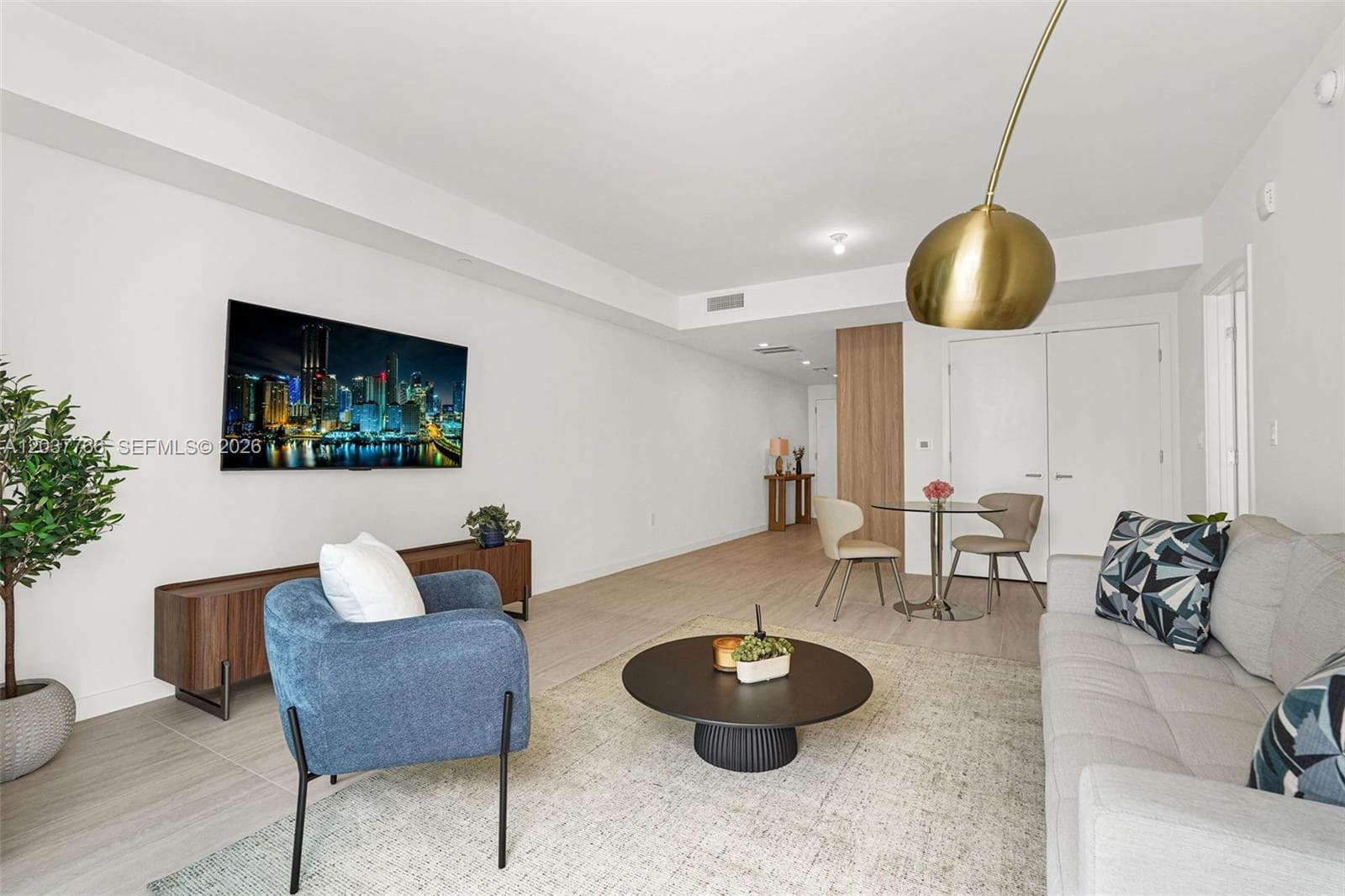77 SE 5th St # 3714, Miami, FL 33131 photo 7