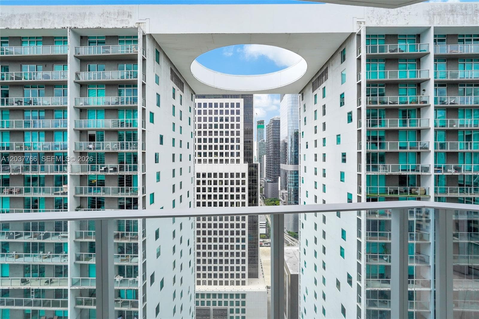 77 SE 5th St # 3714, Miami, FL 33131 photo 9
