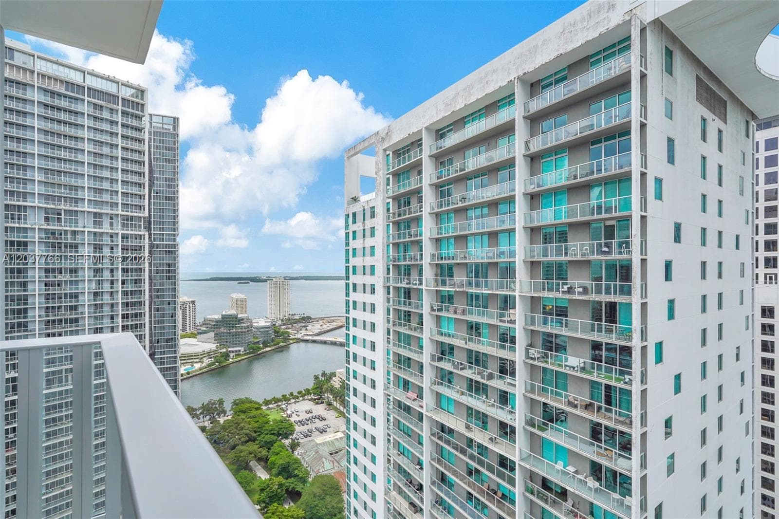 77 SE 5th St # 3714, Miami, FL 33131 photo 8