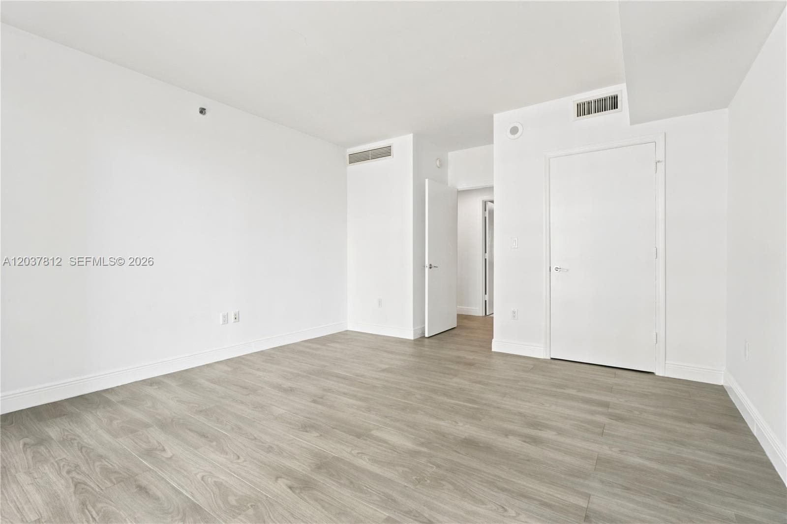 500 Brickell Av # 1906, Miami, FL 33131 photo 8