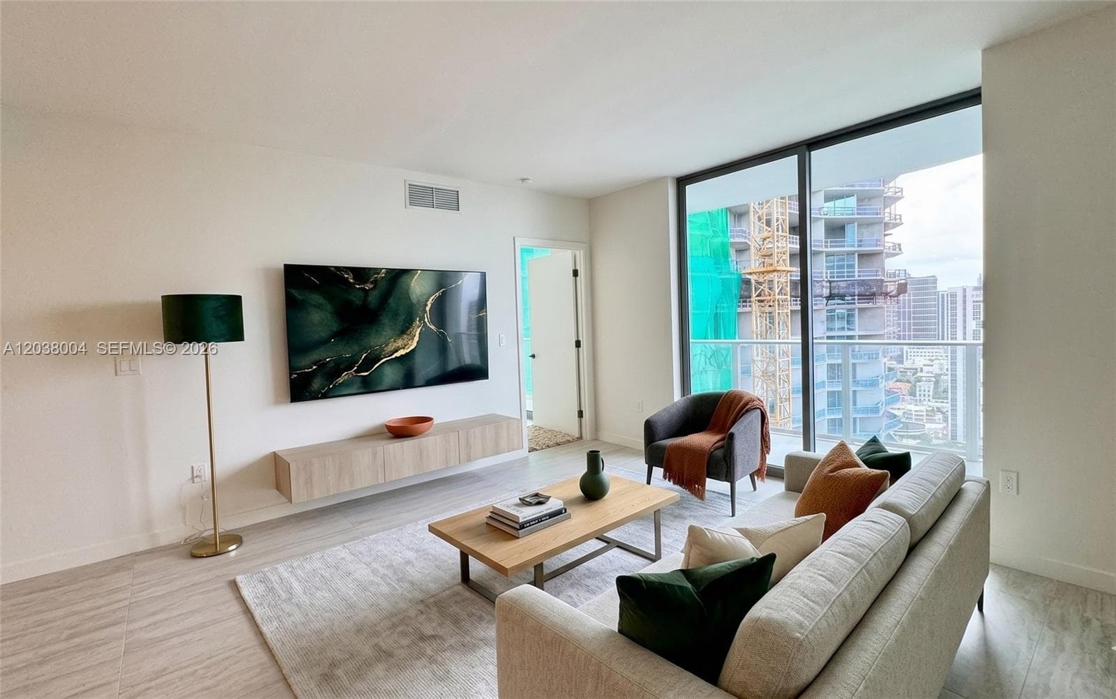 77 SE 5th St # 4002, Miami, FL 33131 photo 9