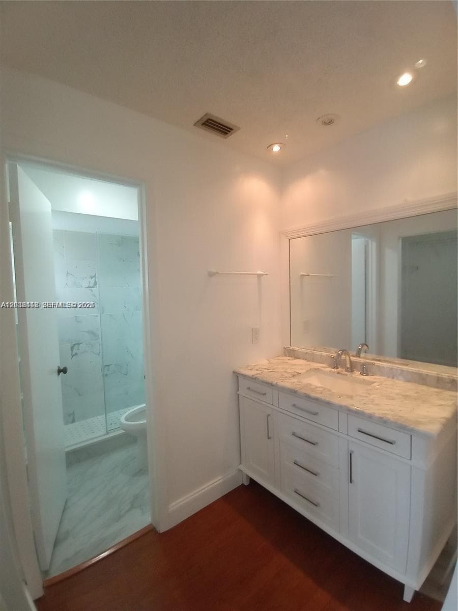 6533 NW 170th Ln, Hialeah, FL 33015 photo 9