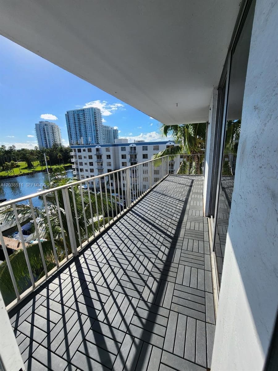 1700 NW N River Dr # 606, Miami, FL 33125 photo 13