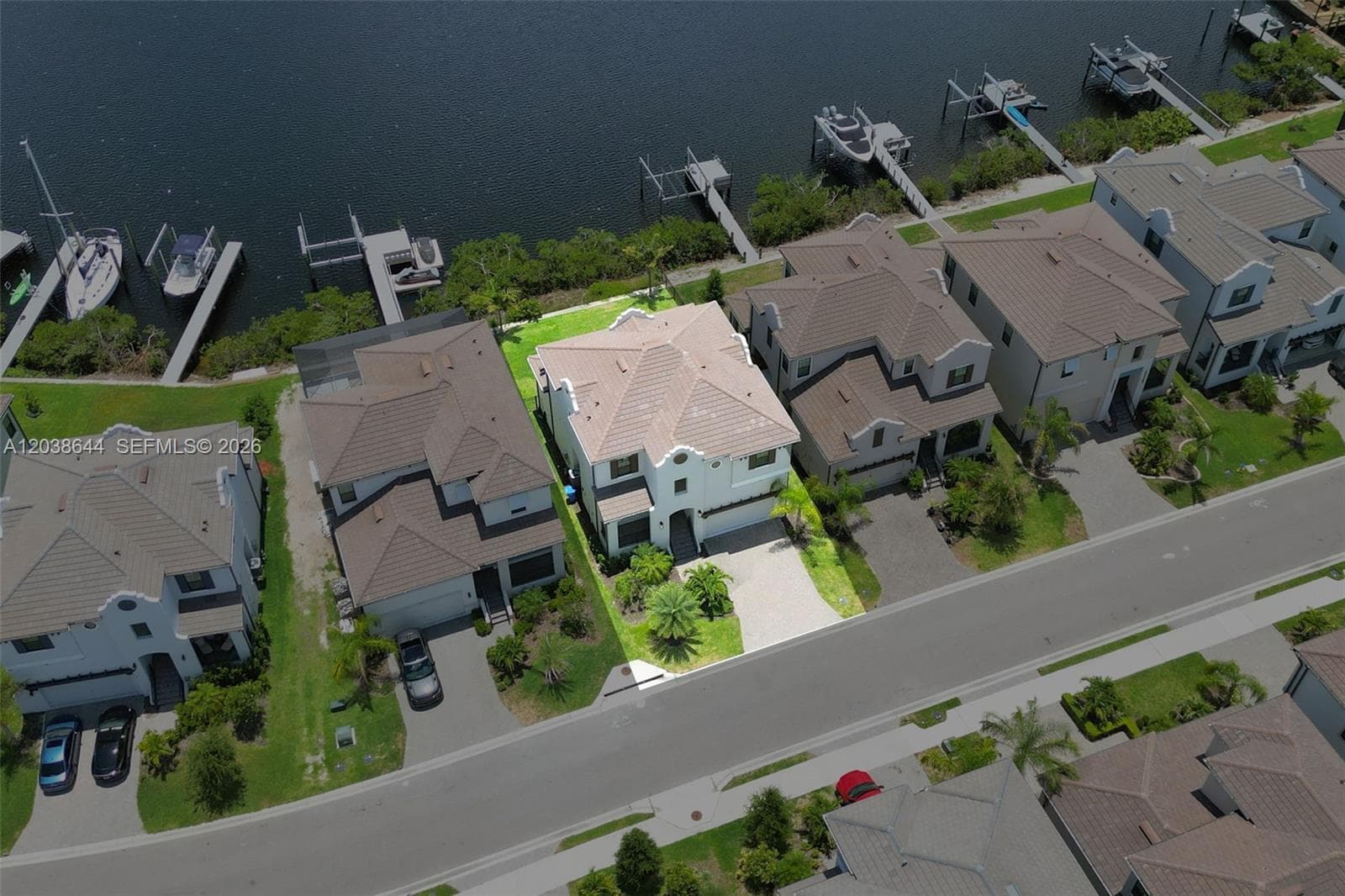 1112 Seagrape Drive, Other City - In The State Of Florida, FL 33570 photo 8