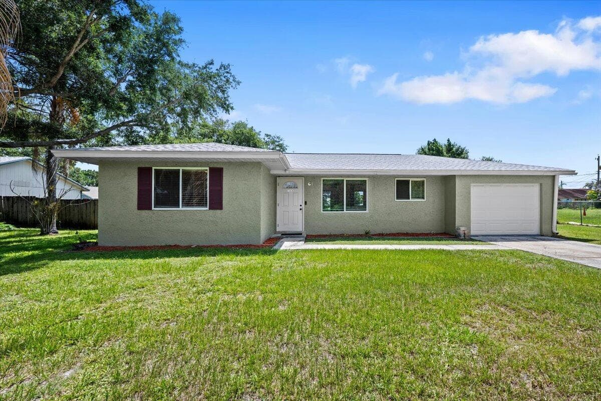 2261 SE Pear Lane, Port St. Lucie, FL 34952 photo 4